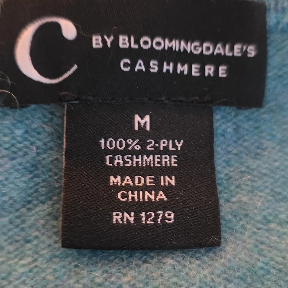 Bloomingdale's 100% marl teal colored cashmere women's v neck sweater sz med